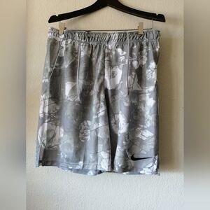 Nike - L - Men's - Shorts - NEW